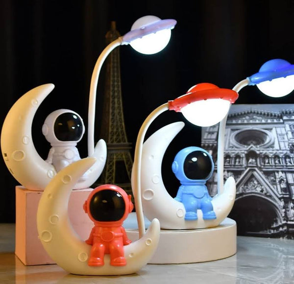 Bedroom Astronaut Desk Moon Study Lamp with USB Charging for Kids